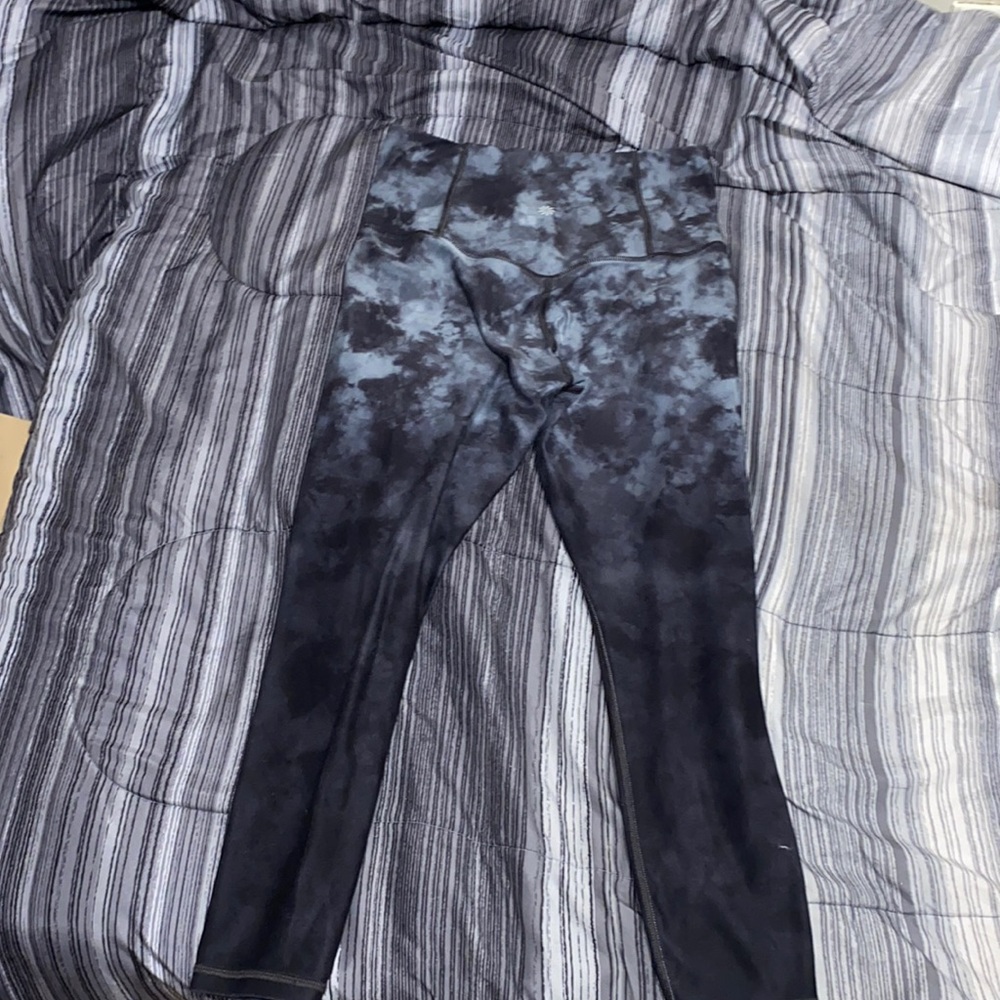 Athleta performance leggings, black blue fade very cool, size  SP